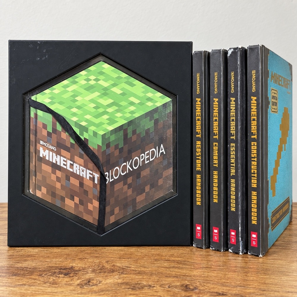 Minecraft Blockopedia Hexagon Box Set + 4 Handbooks Scholastic Book Lot